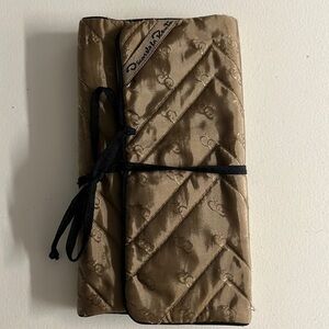 Oscar De La  Renta tri gold jewelry case / cosmetics cases for accessoriey str.